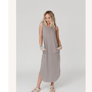 Cassie Sleeveless Maxi Dress in Cocoa. THREE BIRD NEST